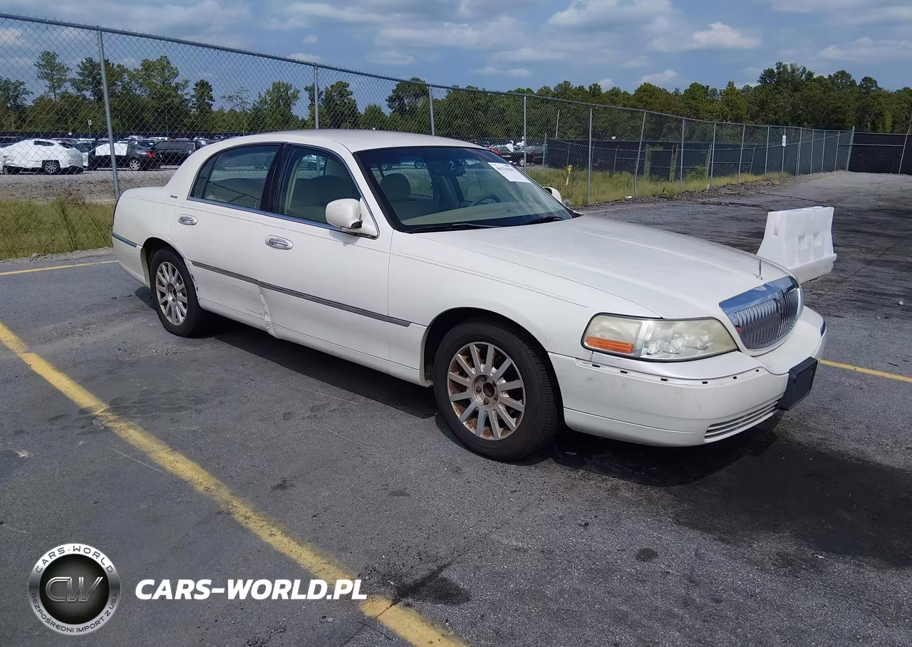 2006 Lincoln Town Car Signature