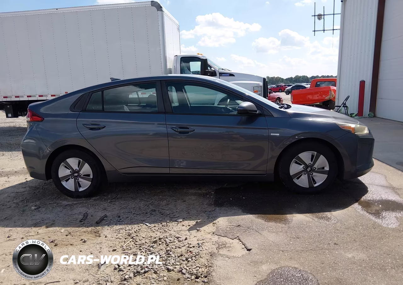 2018 Hyundai Ioniq Hybrid Blue VIN:KMHC65LC1JU076069 - 14