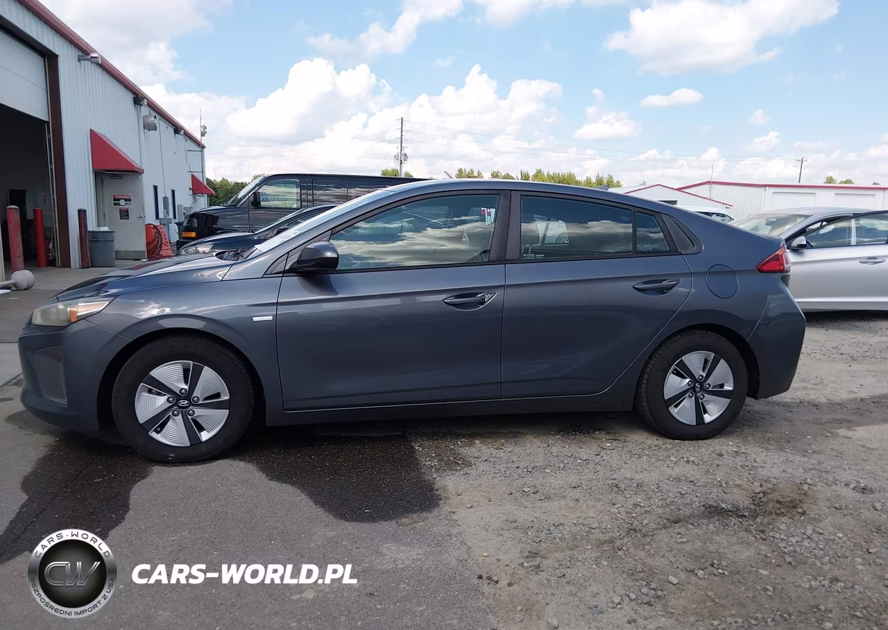 2018 Hyundai Ioniq Hybrid Blue VIN:KMHC65LC1JU076069 - 15
