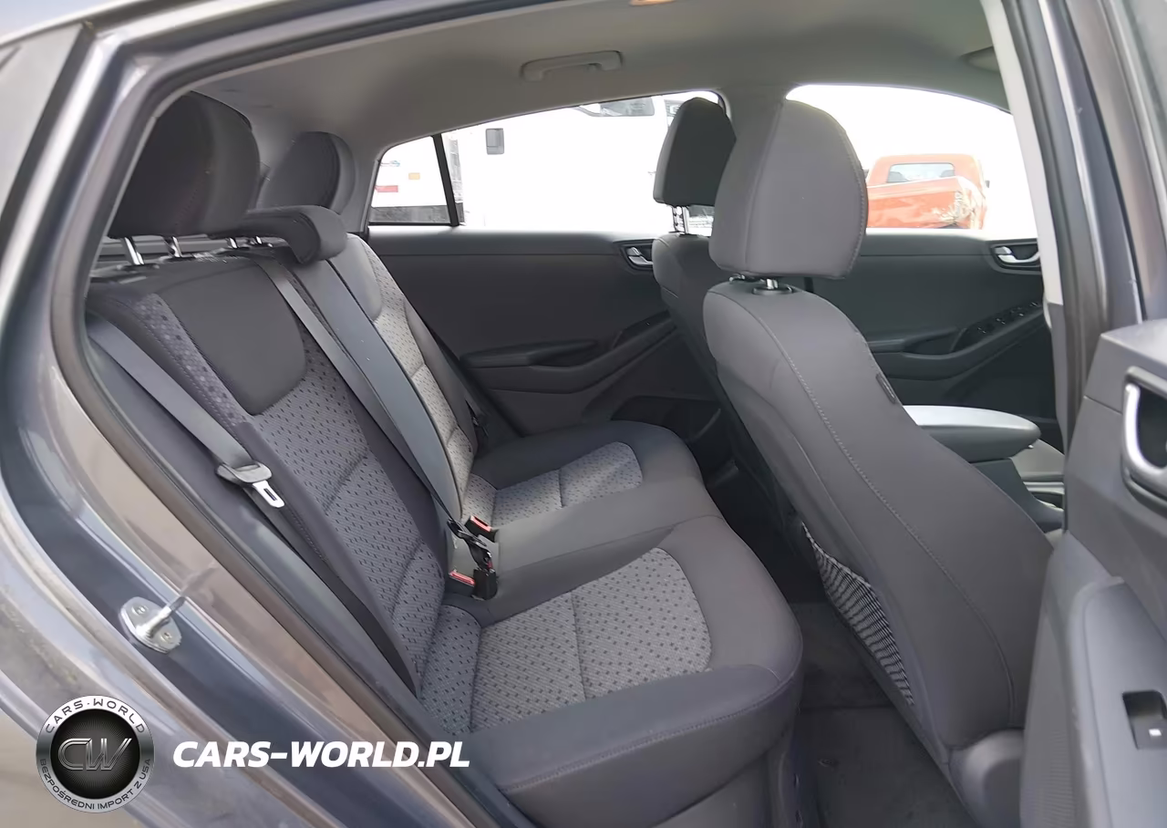 2018 Hyundai Ioniq Hybrid Blue VIN:KMHC65LC1JU076069 - 8