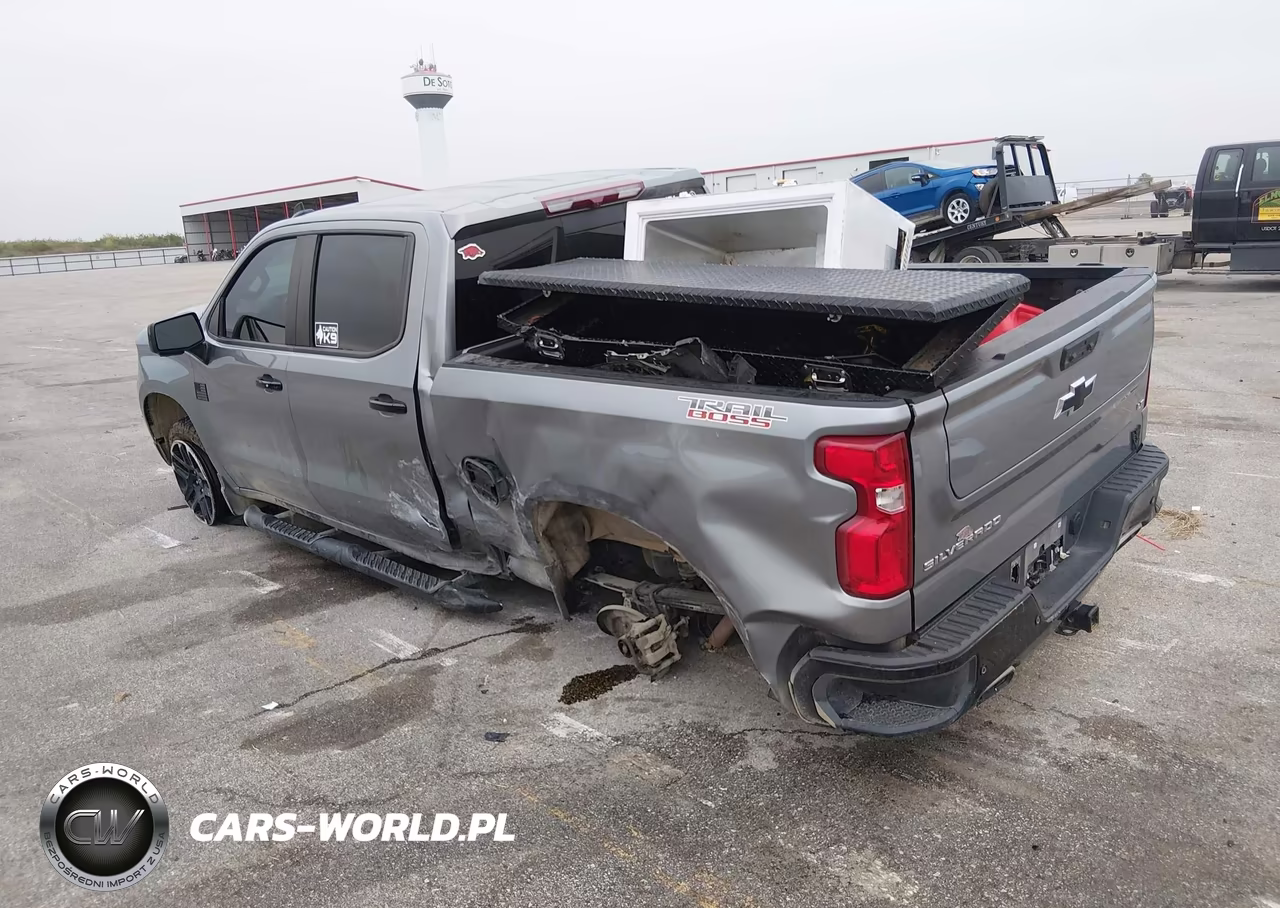 2024 Chevrolet Silverado 1500 VIN:3GCUDFED7RG119211 - 3