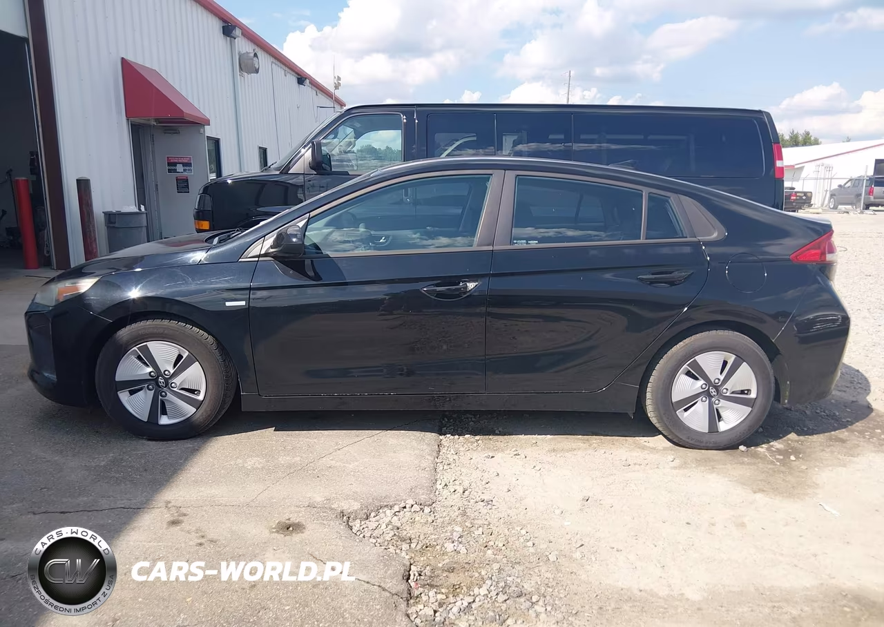 2018 Hyundai Ioniq Hybrid Blue VIN:KMHC65LC1JU075309 - 15