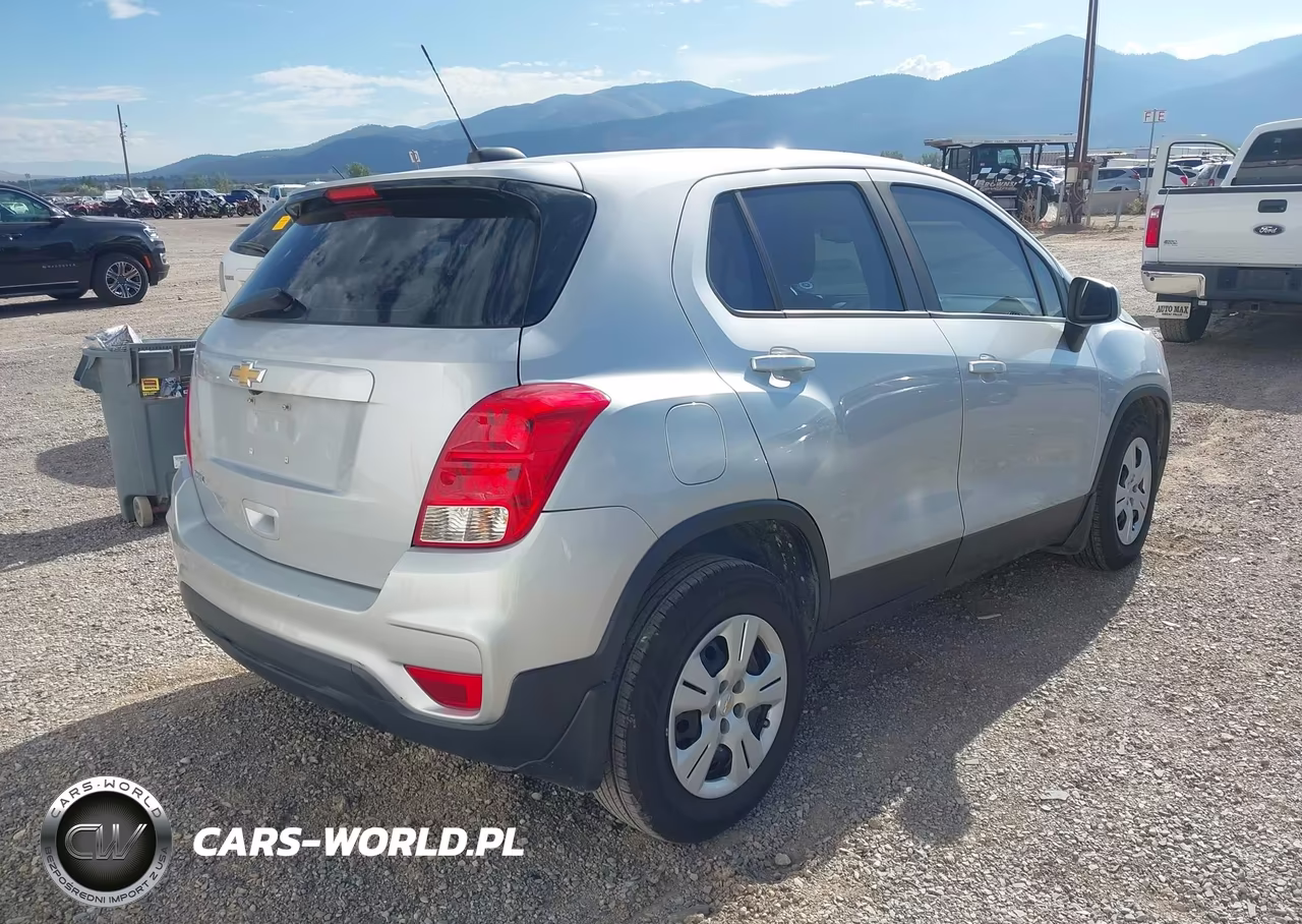 2018 Chevrolet Trax Ls VIN:3GNCJKSB8JL308176 - 4