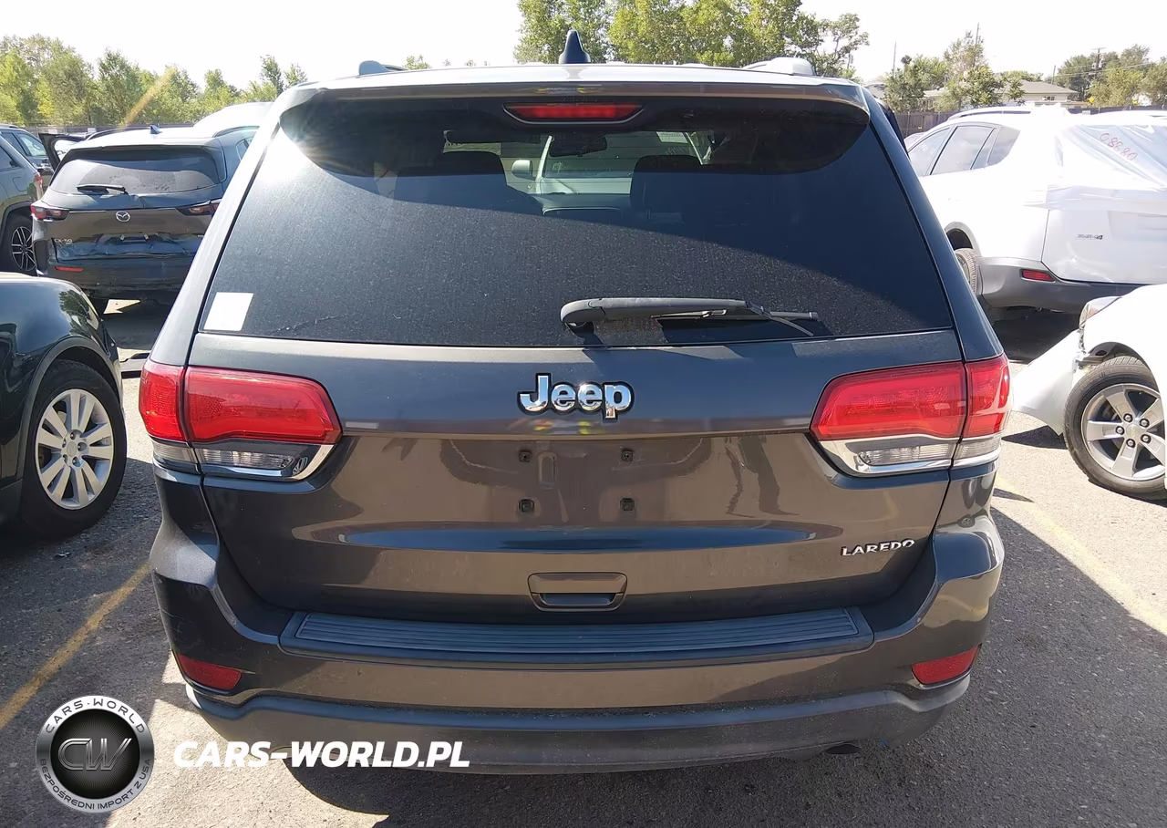 2015 Jeep Grand Cherokee Laredo VIN:1C4RJEAG3FC218292 - 17