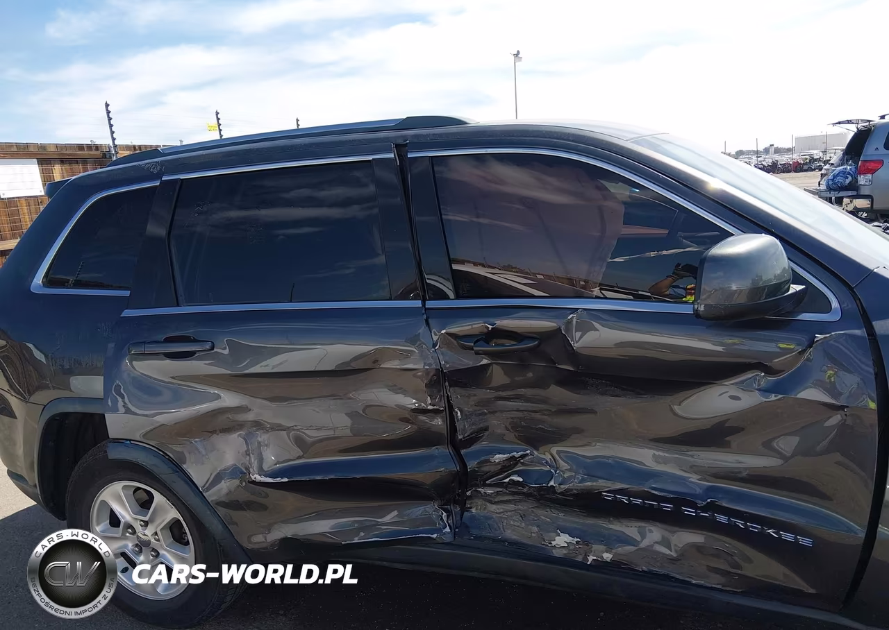 2015 Jeep Grand Cherokee Laredo VIN:1C4RJEAG3FC218292 - 6
