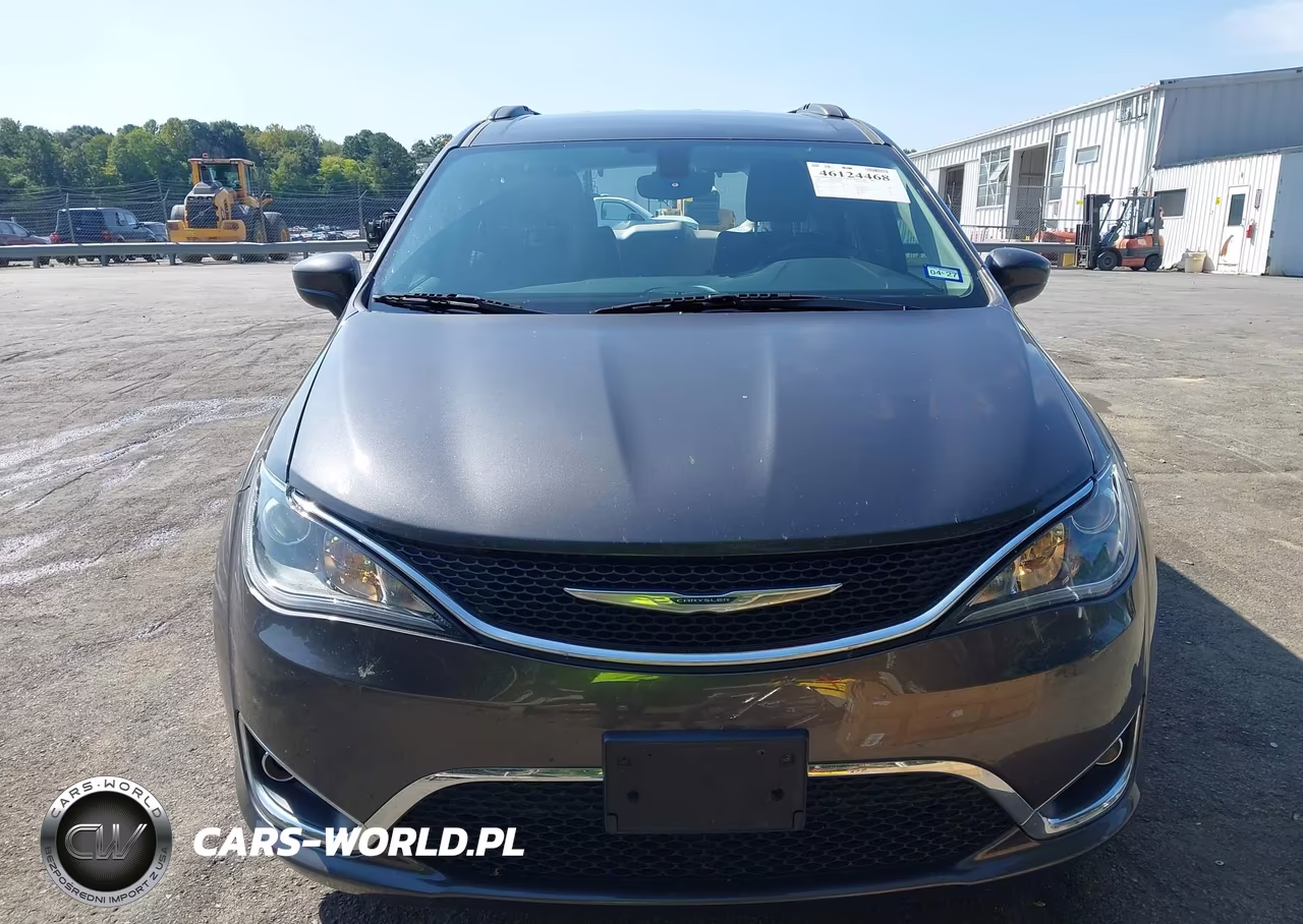 2017 Chrysler Pacifica Touring-L VIN:2C4RC1BG6HR638091 - 12