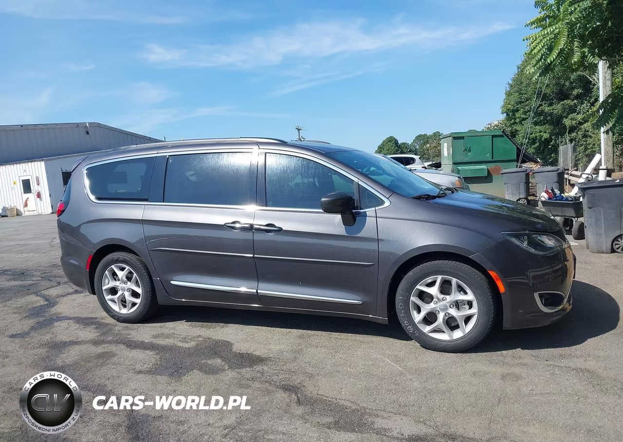 2017 Chrysler Pacifica Touring-L VIN:2C4RC1BG6HR638091 - 13