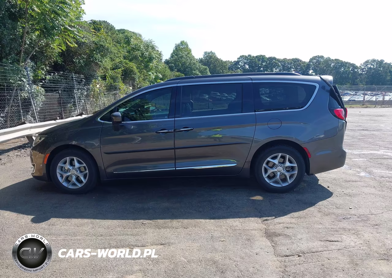 2017 Chrysler Pacifica Touring-L VIN:2C4RC1BG6HR638091 - 14