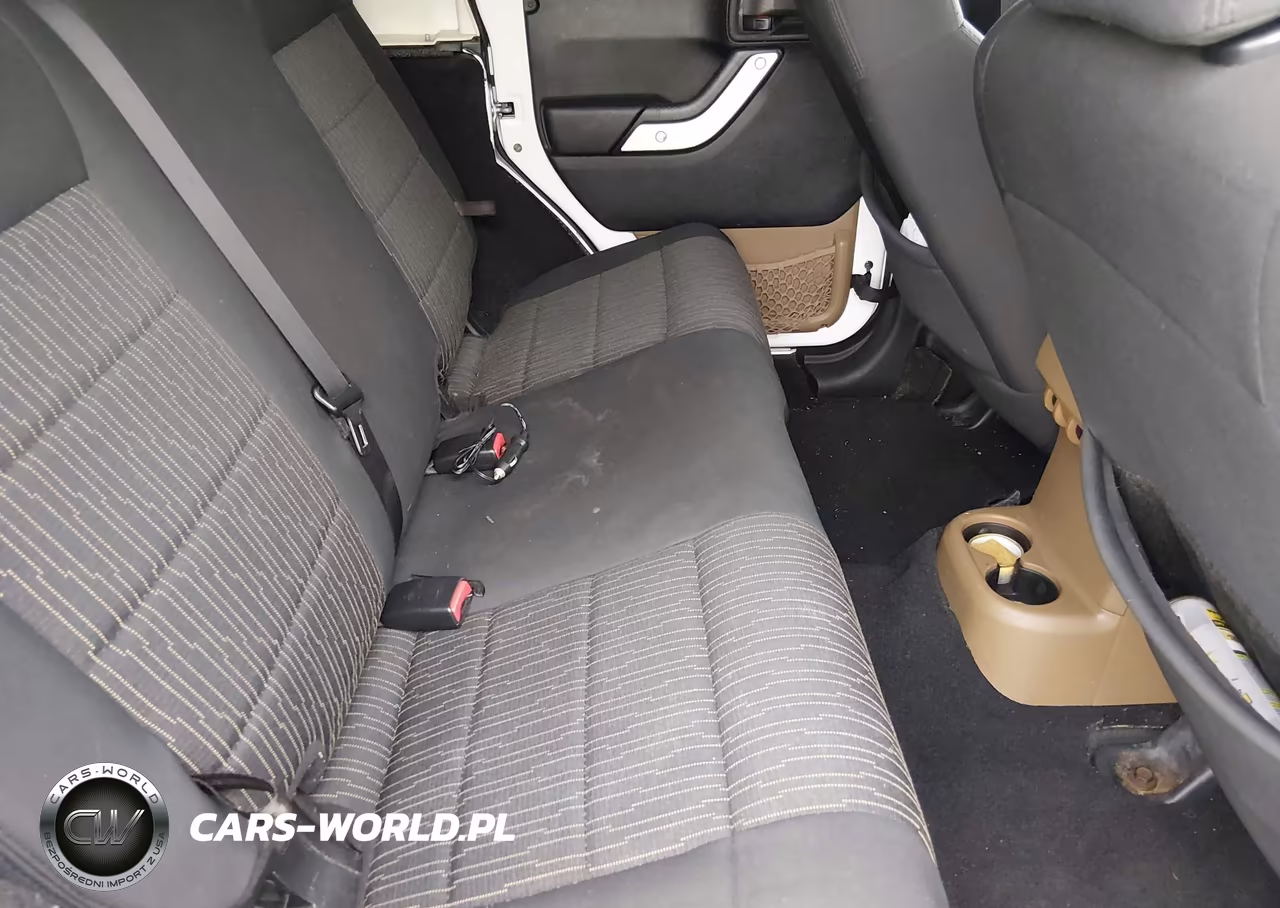 2012 Jeep Wrangler Unlimited Rubicon VIN:1C4BJWFG3CL278018 - 8