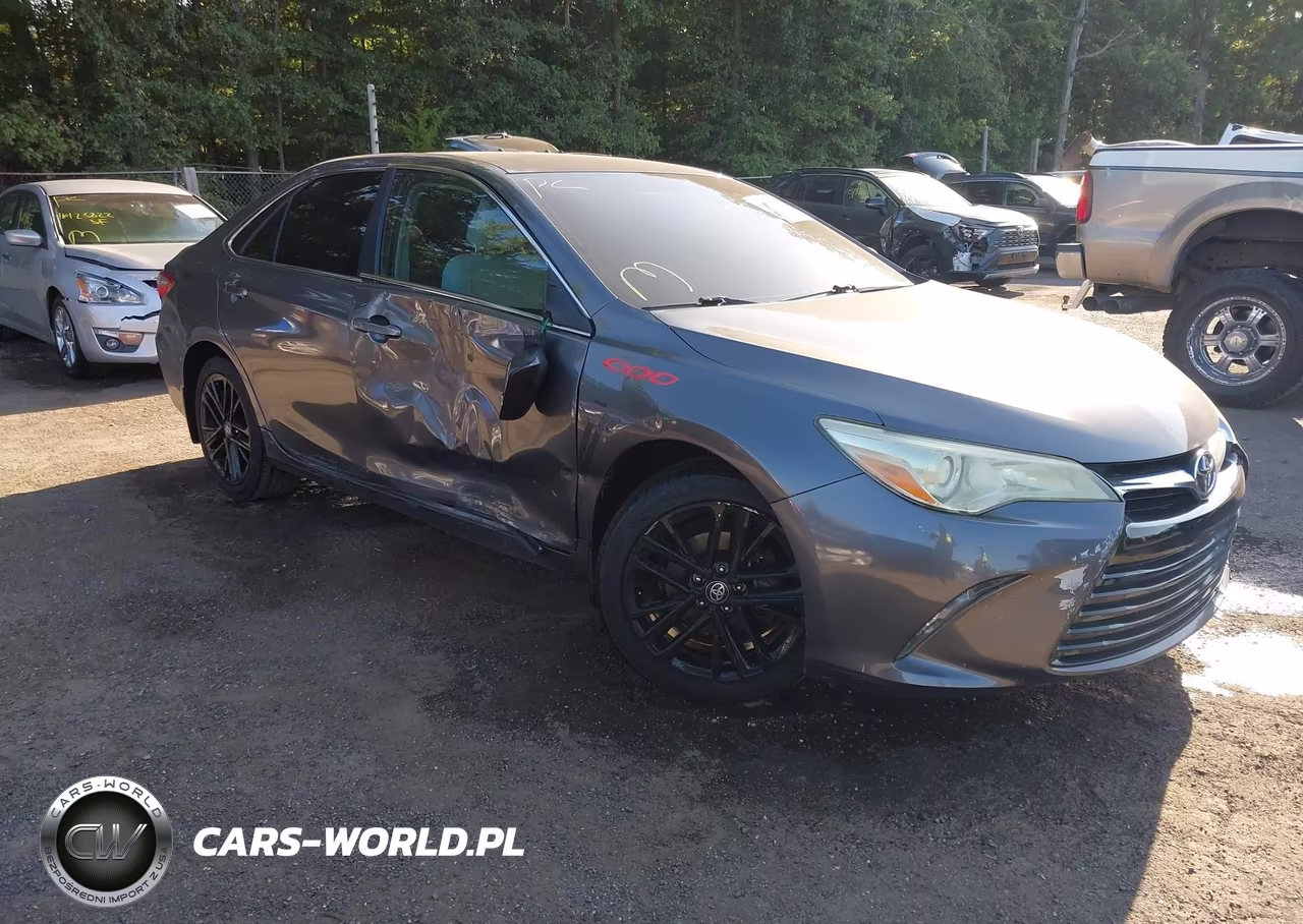 2016 Toyota Camry Le – zdjęcie 1 z 16