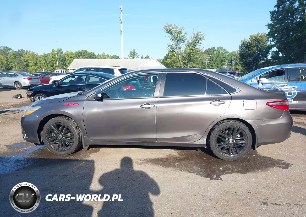 2016 Toyota Camry Le VIN:4T4BF1FK4GR571064 - 14