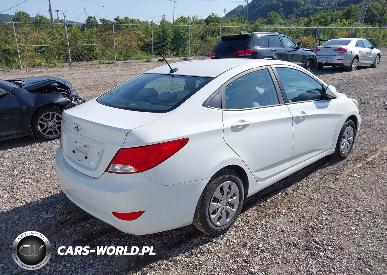 2017 Hyundai Accent Se VIN:KMHCT4AE8HU334864 - 4