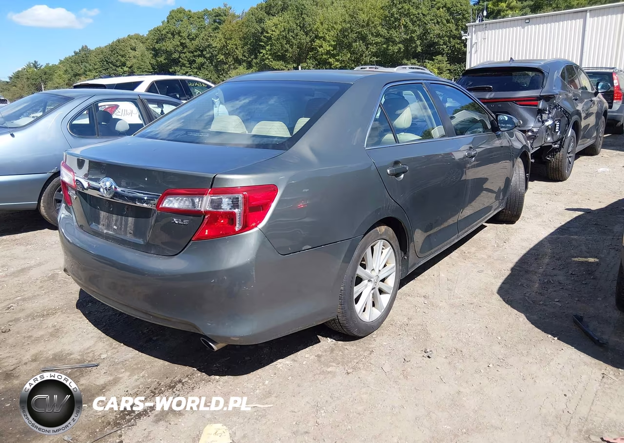 2014 Toyota Camry Xle VIN:4T4BF1FK0ER346024 - 4