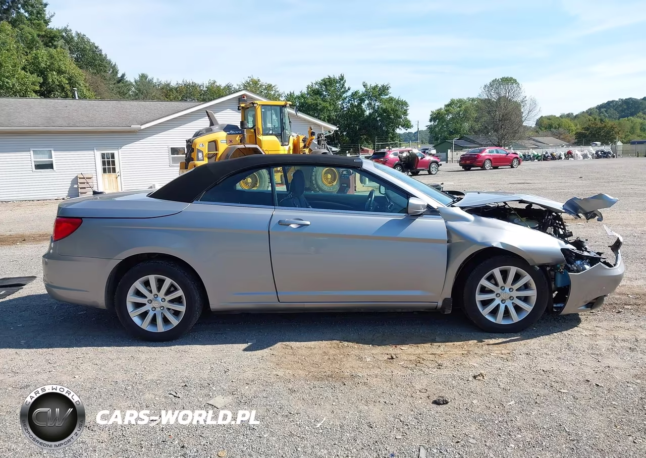 2014 Chrysler 200 Touring VIN:1C3BCBEB7EN158310 - 14