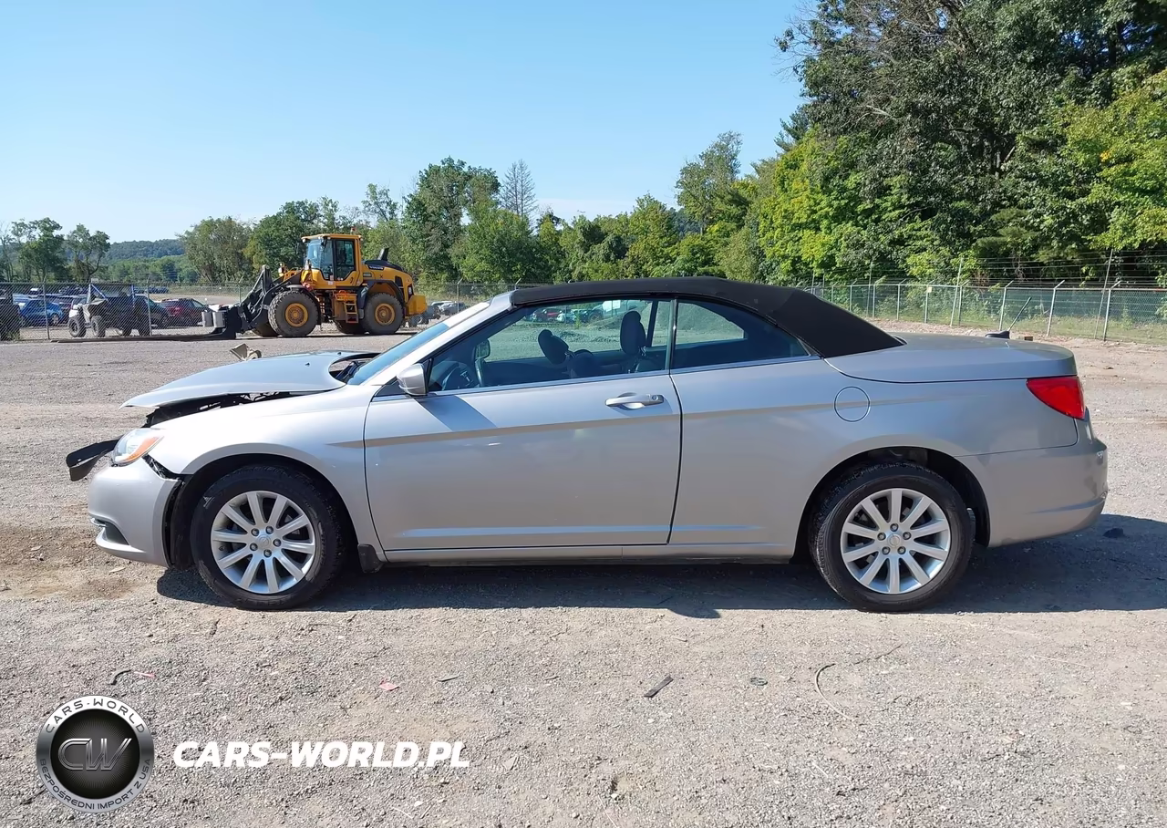 2014 Chrysler 200 Touring VIN:1C3BCBEB7EN158310 - 15
