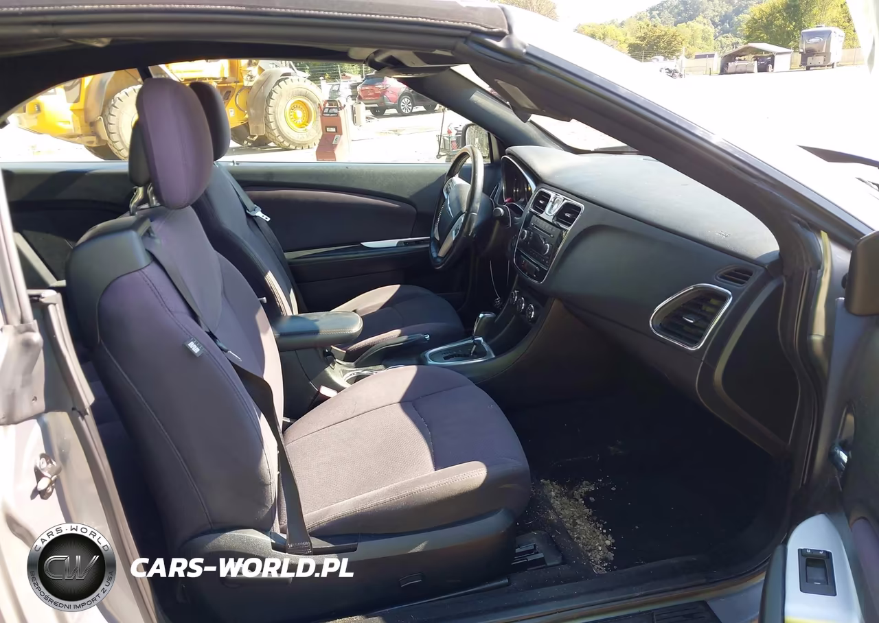 2014 Chrysler 200 Touring VIN:1C3BCBEB7EN158310 - 5