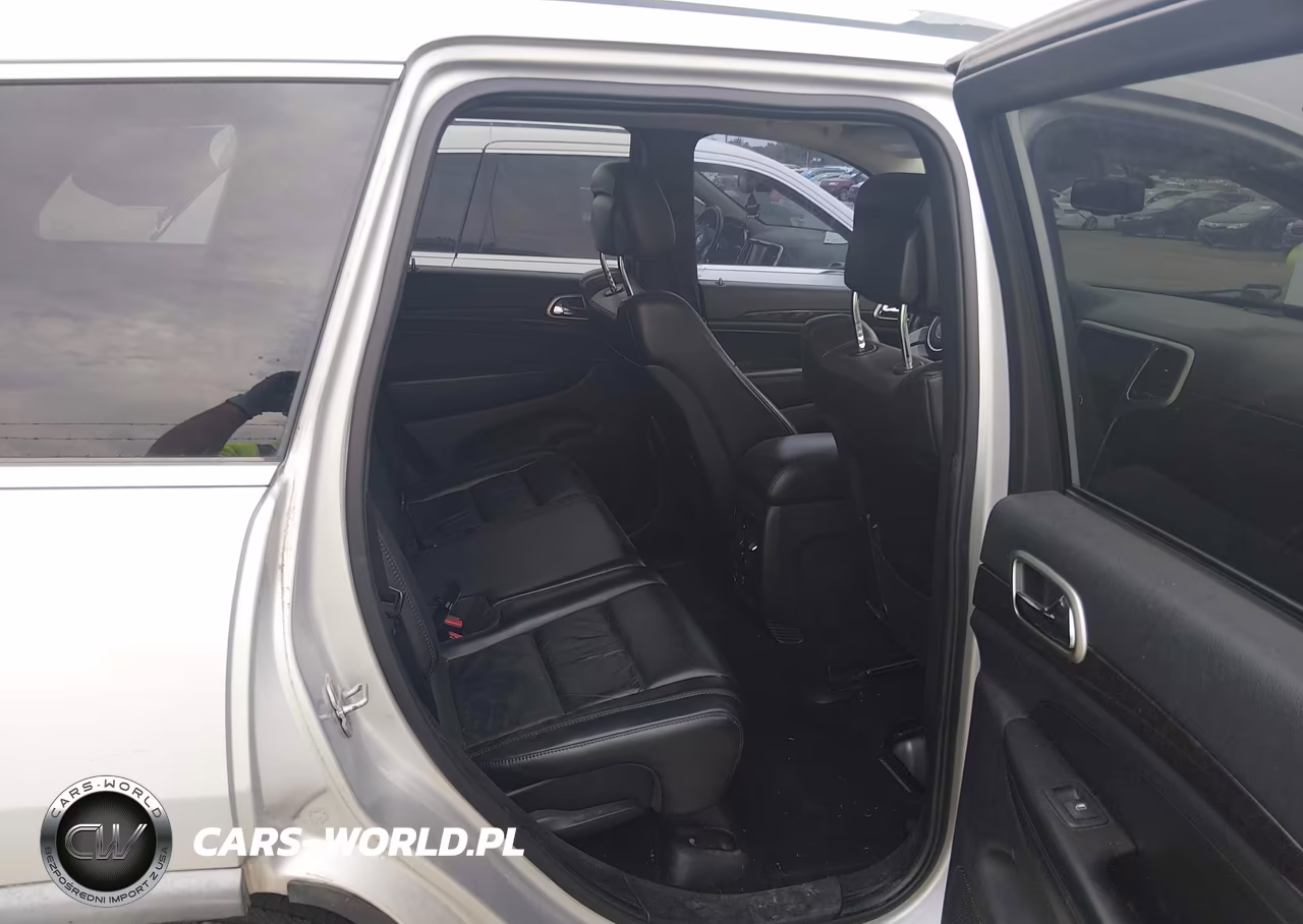 2011 Jeep Grand Cherokee Laredo VIN:1J4RR4GT7BC597129 - 8