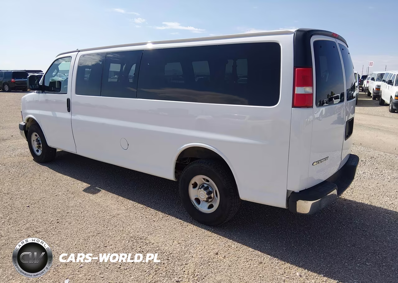2018 Chevrolet Express 3500 Lt VIN:1GAZGPFG2J1286745 - 3