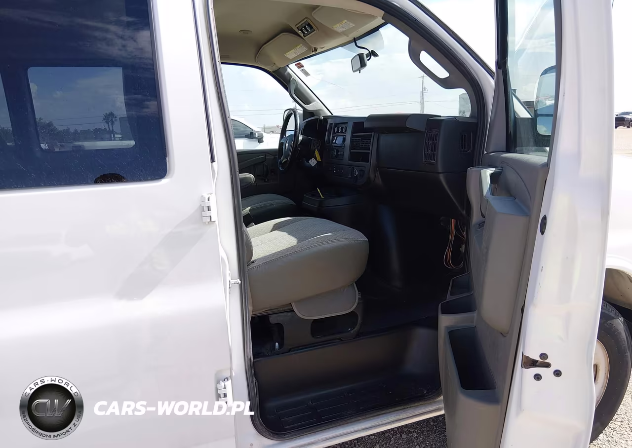 2018 Chevrolet Express 3500 Lt VIN:1GAZGPFG2J1286745 - 5