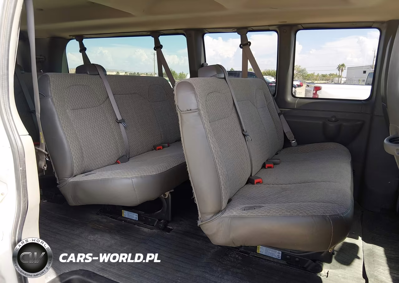 2018 Chevrolet Express 3500 Lt VIN:1GAZGPFG2J1286745 - 8