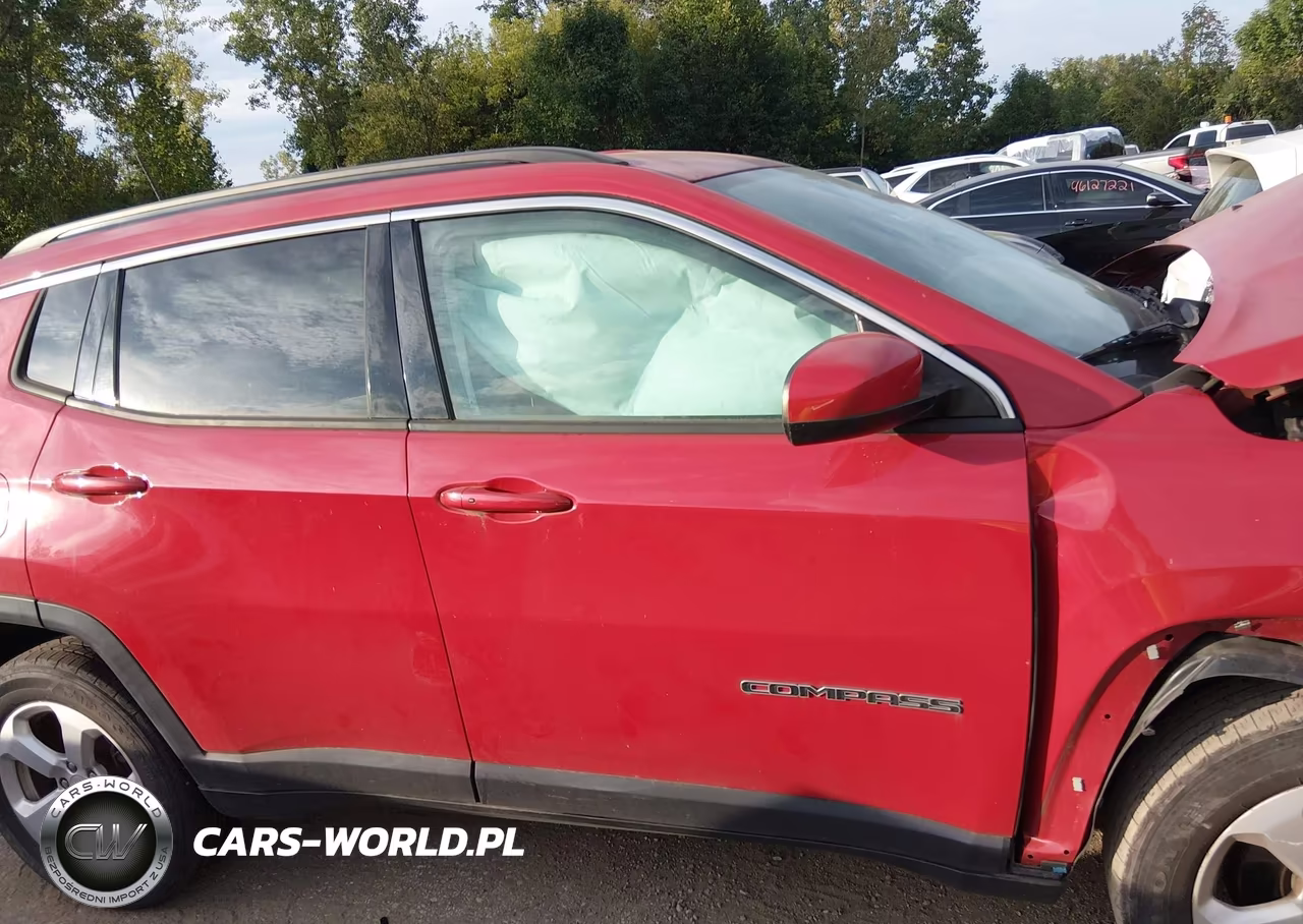 2018 Jeep Compass Latitude 4X4 VIN:3C4NJDBBXJT192136 - 13