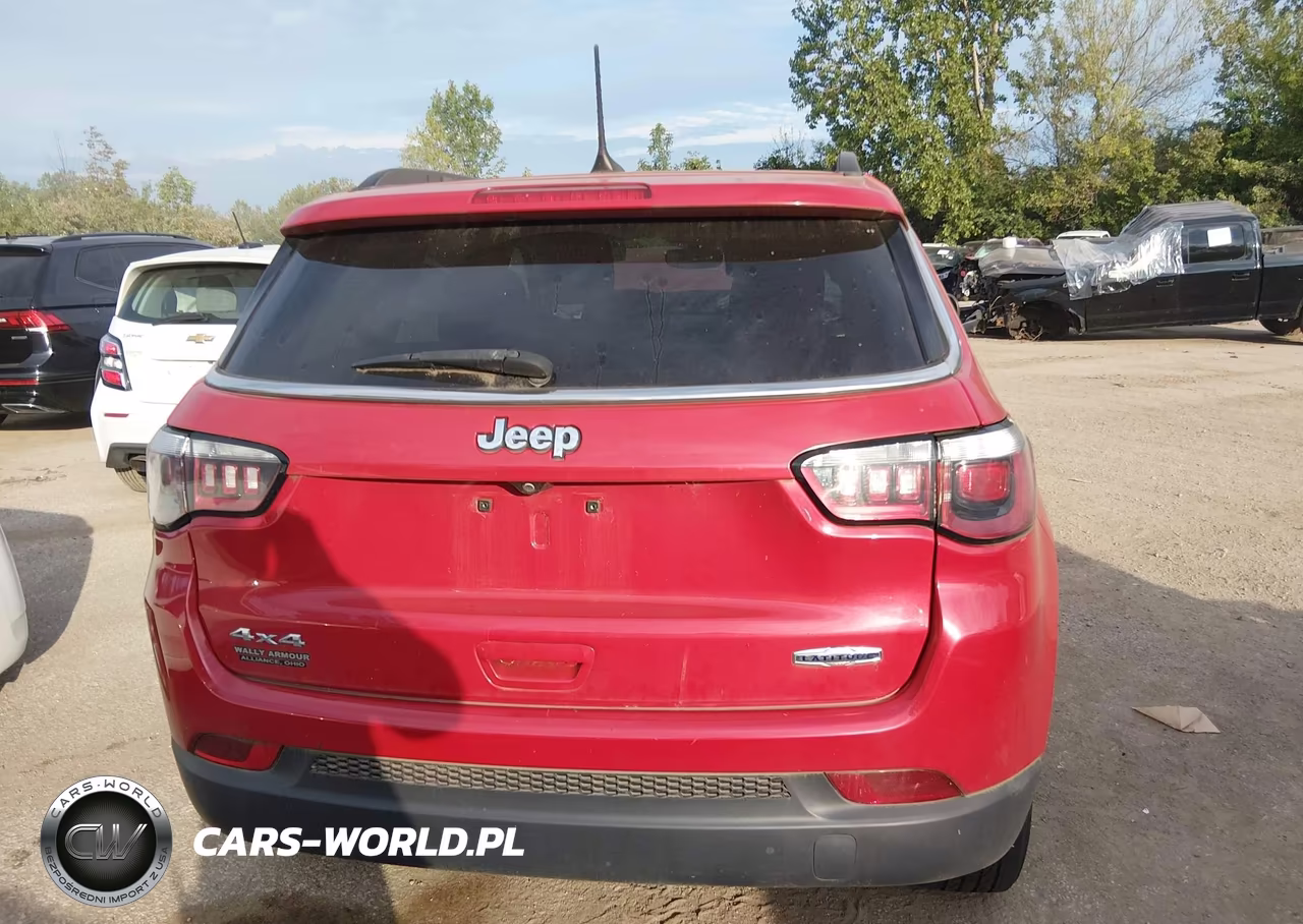 2018 Jeep Compass Latitude 4X4 VIN:3C4NJDBBXJT192136 - 16