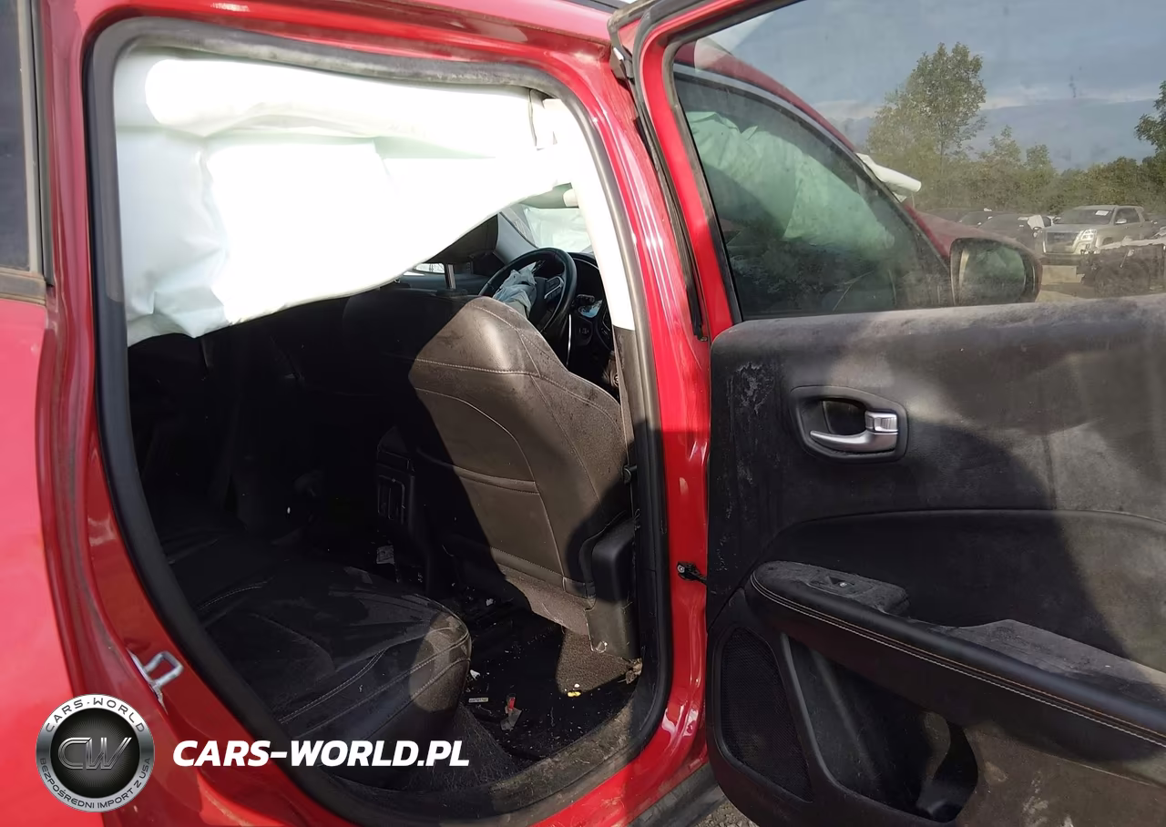2018 Jeep Compass Latitude 4X4 VIN:3C4NJDBBXJT192136 - 8