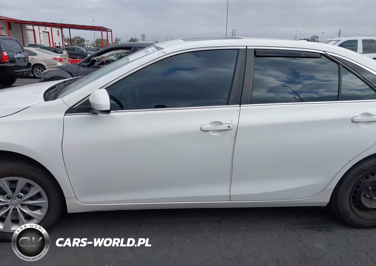 2017 Toyota Camry Le VIN:4T1BF1FKXHU662013 - 15