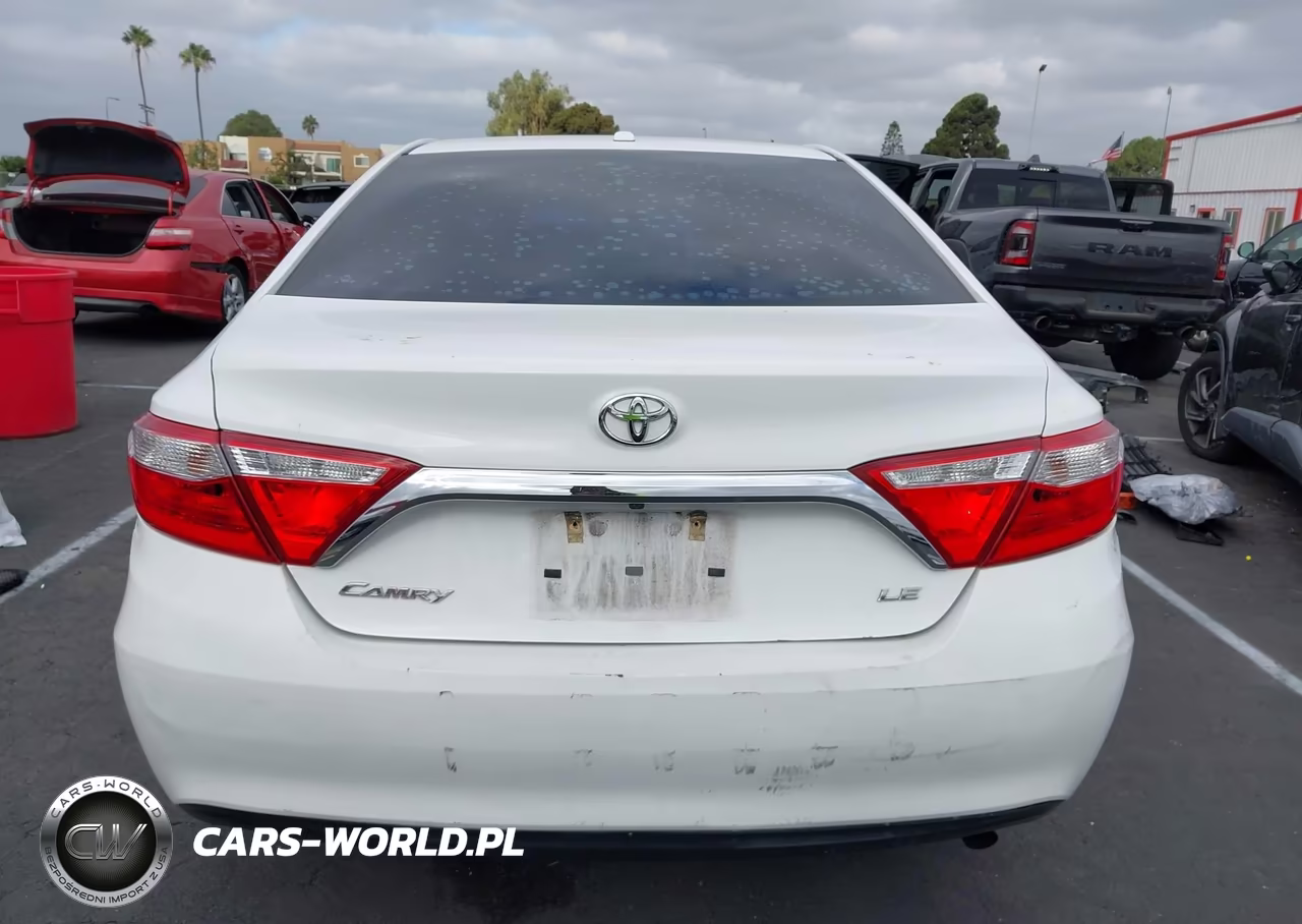 2017 Toyota Camry Le VIN:4T1BF1FKXHU662013 - 17
