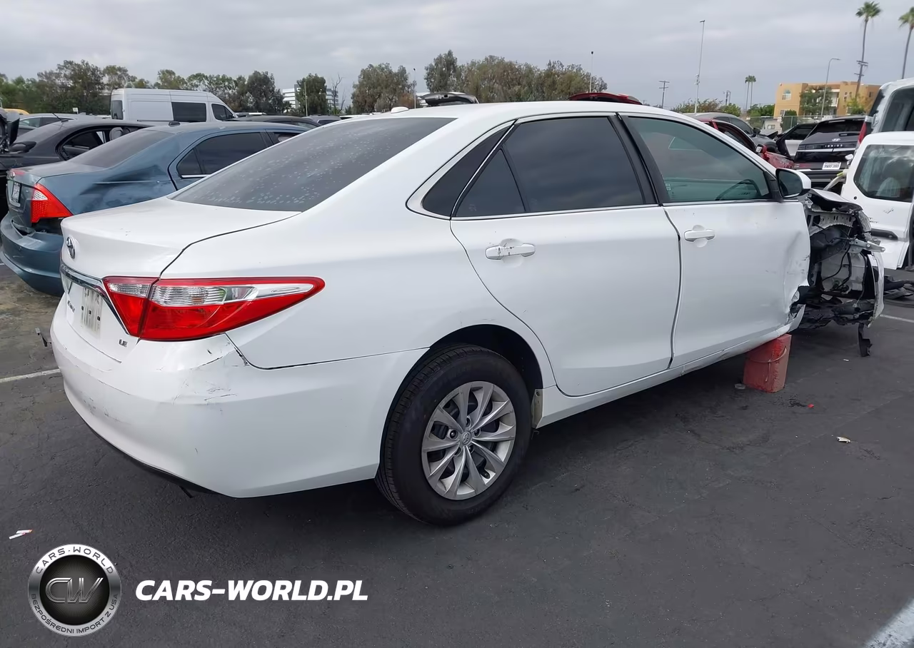 2017 Toyota Camry Le VIN:4T1BF1FKXHU662013 - 4