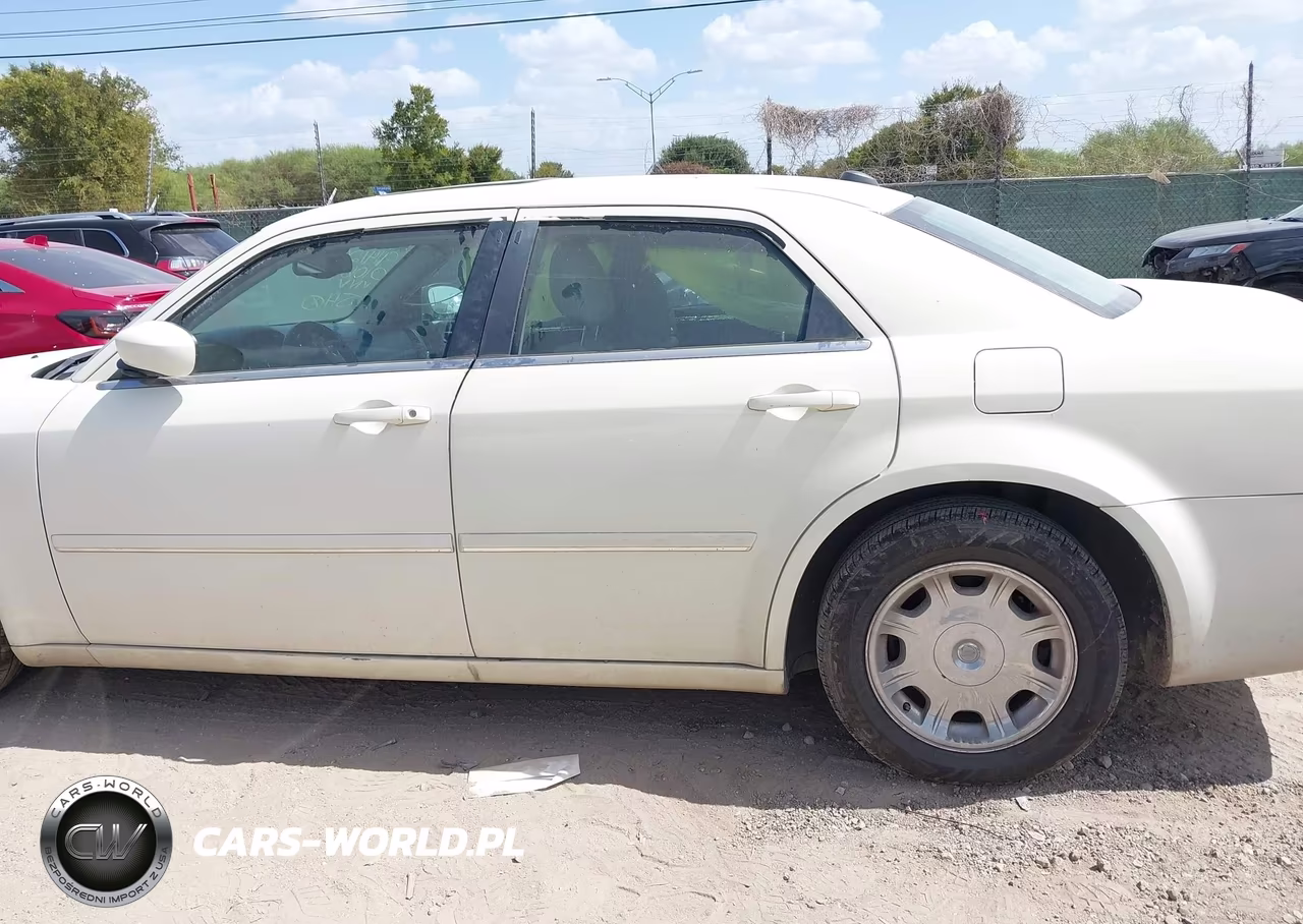 2005 Chrysler 300 Touring VIN:2C3AA53G15H636134 - 14