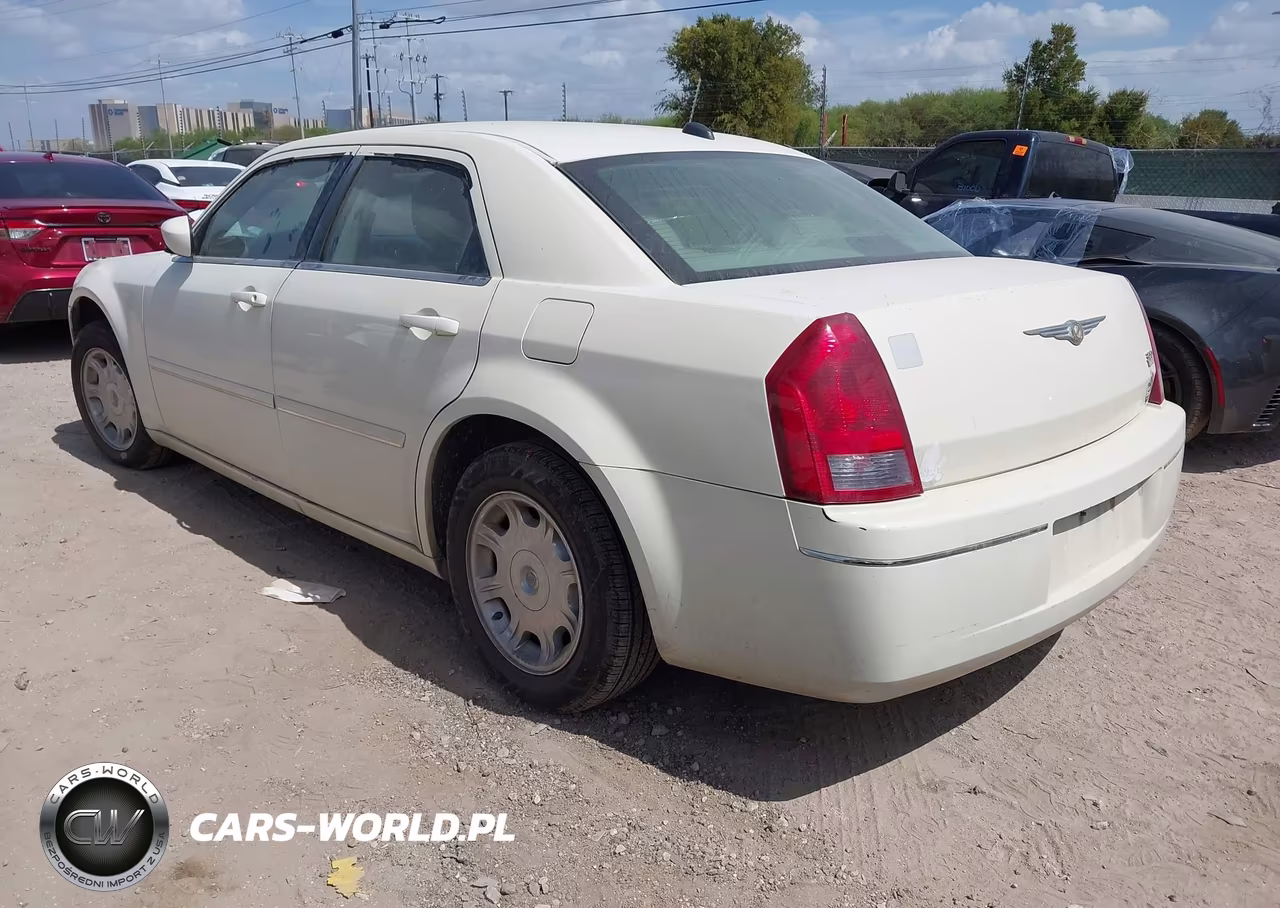 2005 Chrysler 300 Touring VIN:2C3AA53G15H636134 - 3