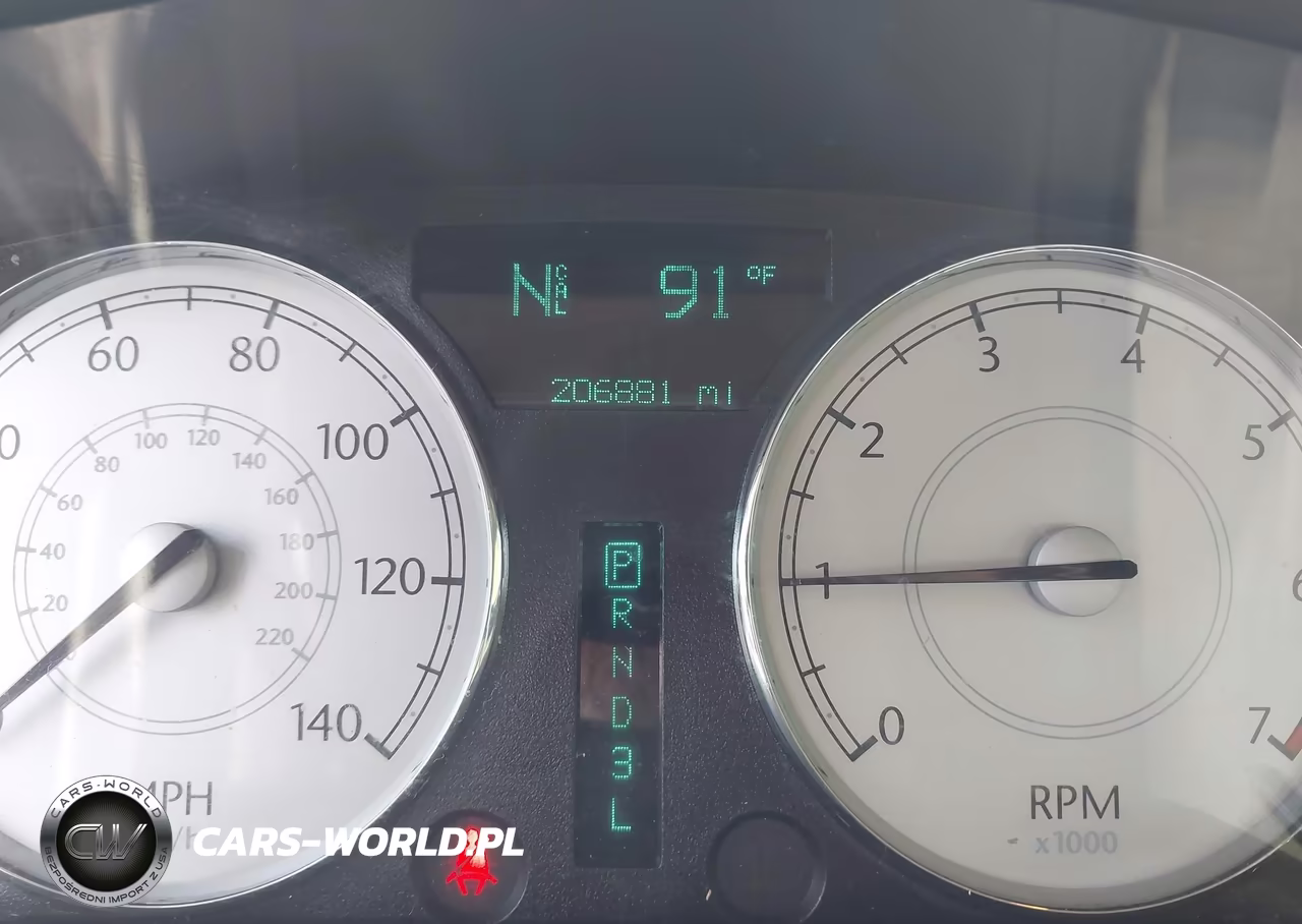 2005 Chrysler 300 Touring VIN:2C3AA53G15H636134 - 7