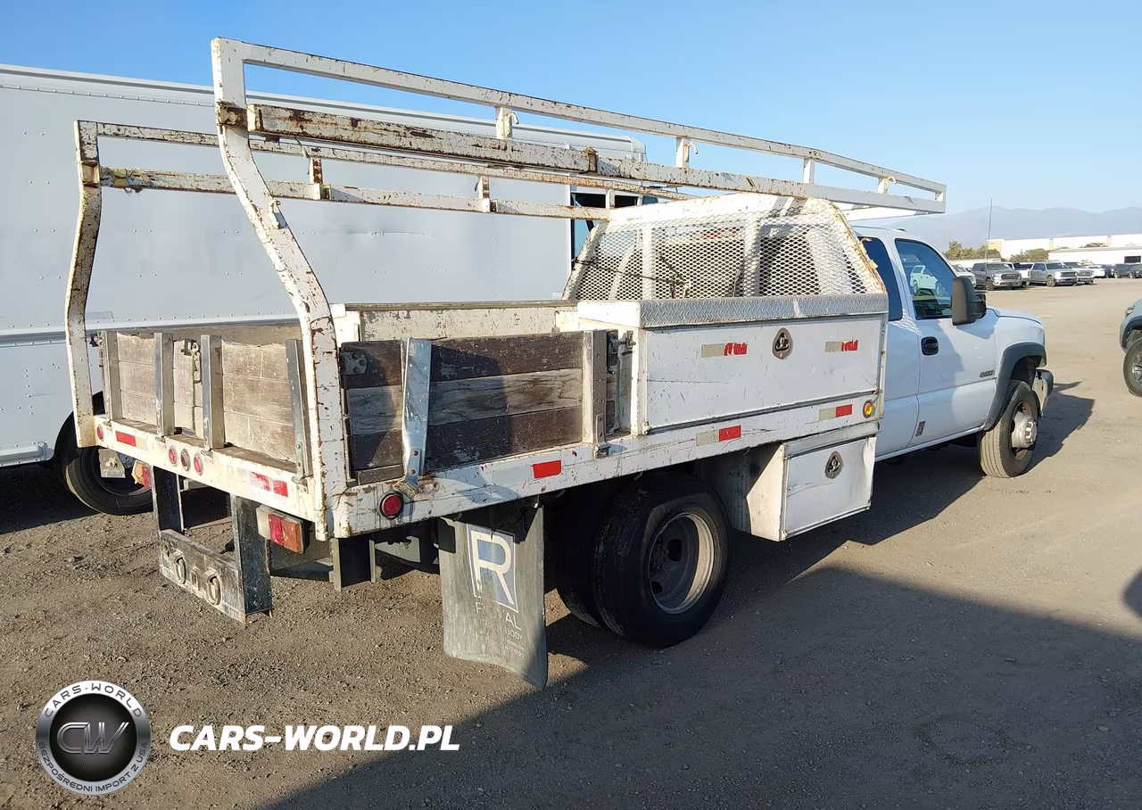 2006 Chevrolet Silverado 3500 Chassis Work Truck VIN:1GBJC39U46E260341 - 4