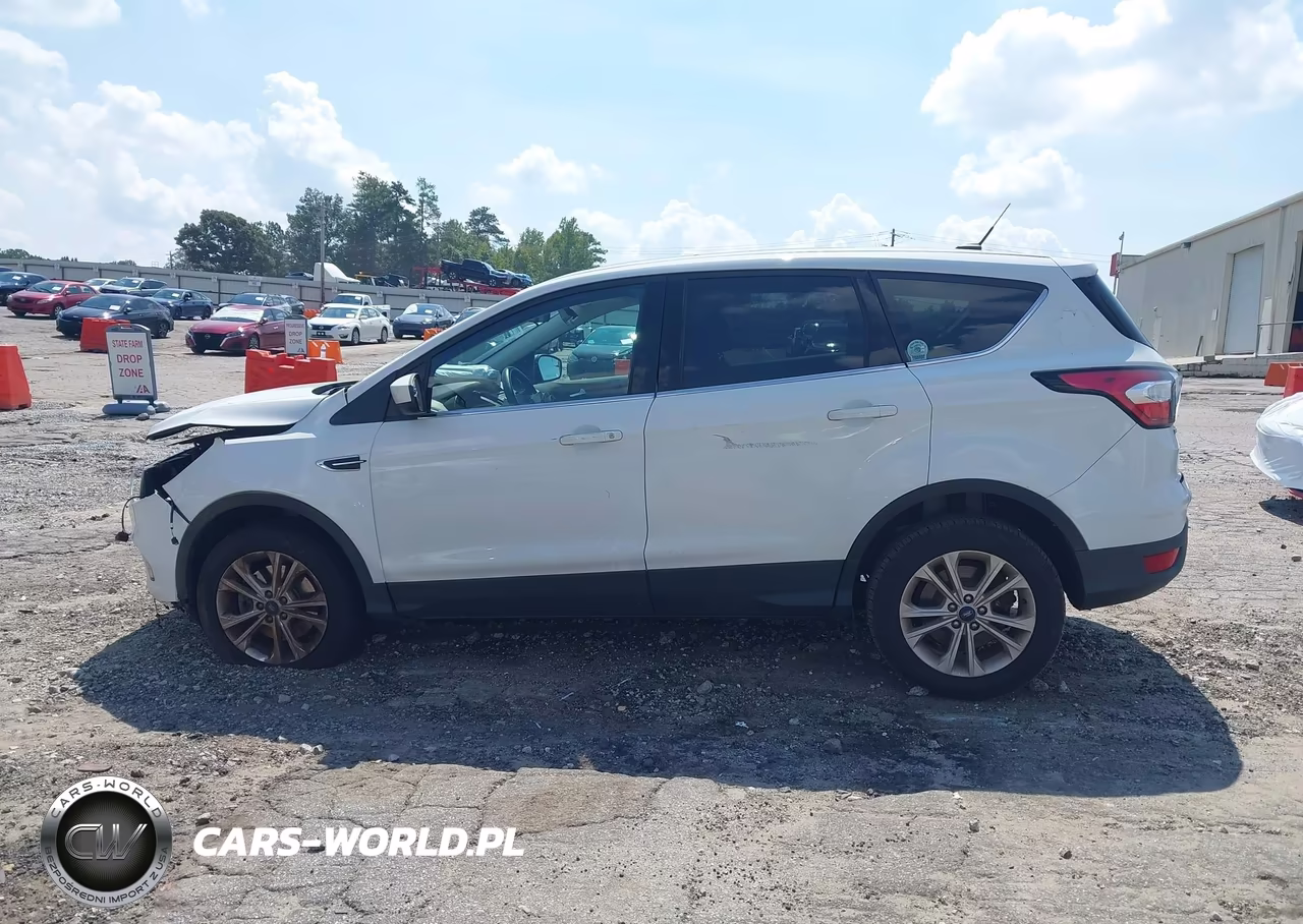 2017 Ford Escape Se VIN:1FMCU9G90HUF10441 - 15