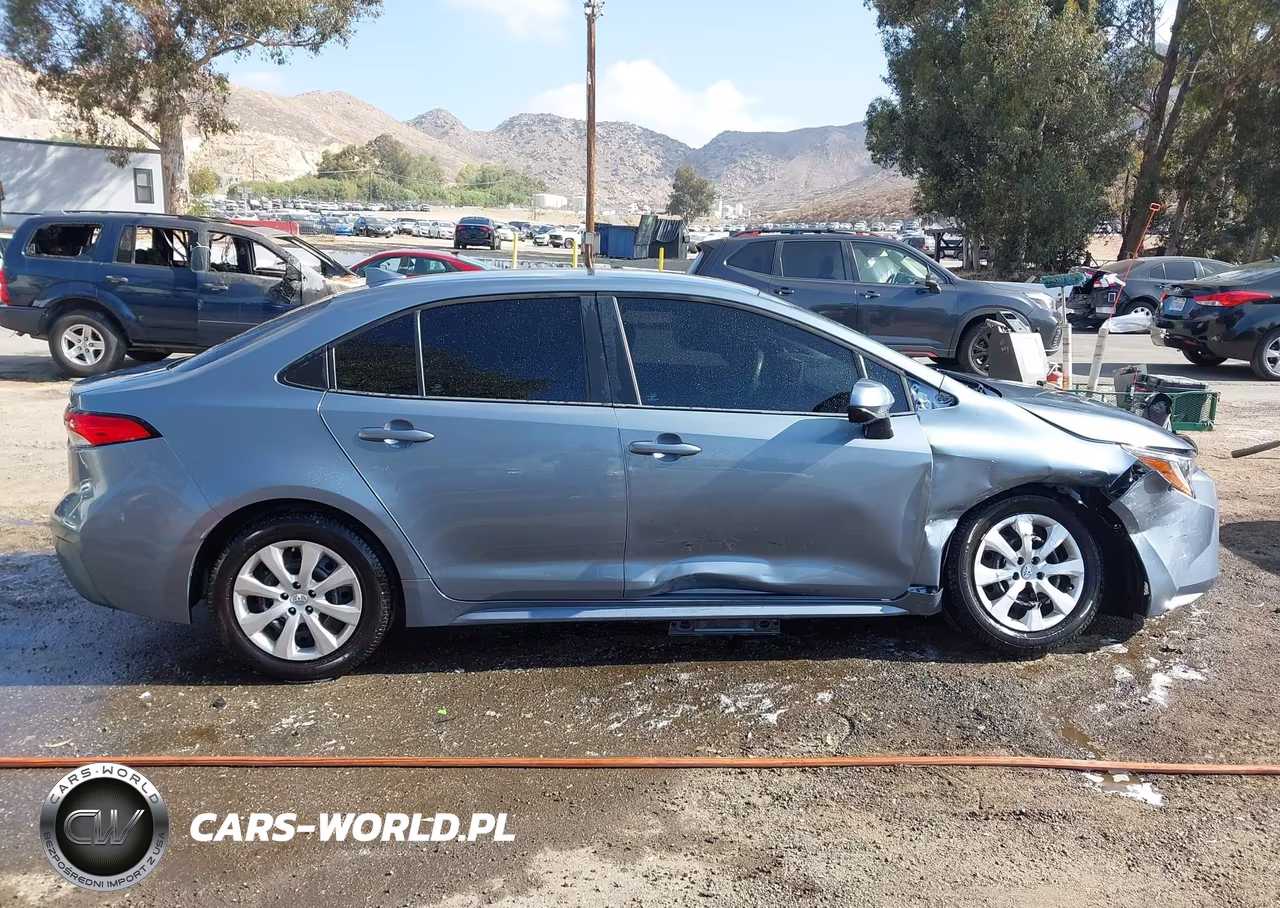 2021 Toyota Corolla Le VIN:5YFEPMAEXMP194048 - 13