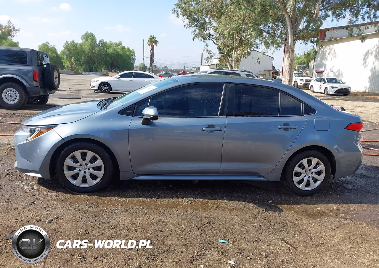 2021 Toyota Corolla Le VIN:5YFEPMAEXMP194048 - 14