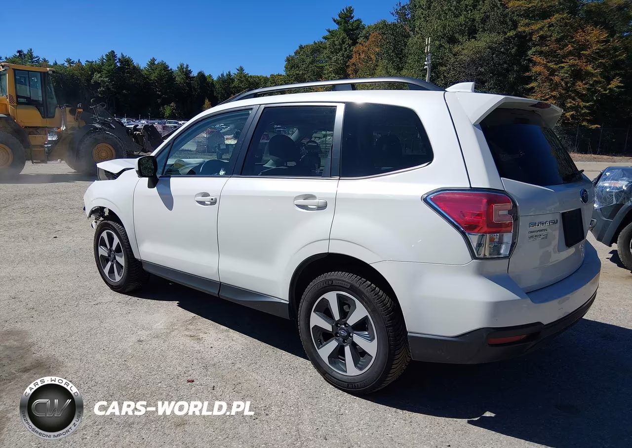 2018 Subaru Forester 2.5I Premium VIN:JF2SJAGC2JH524346 - 3