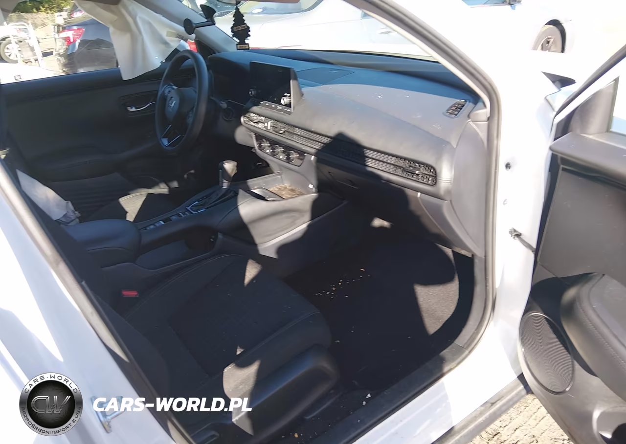 2025 Honda Hr-V Awd Lx VIN:3CZRZ2H34SM718295 - 5