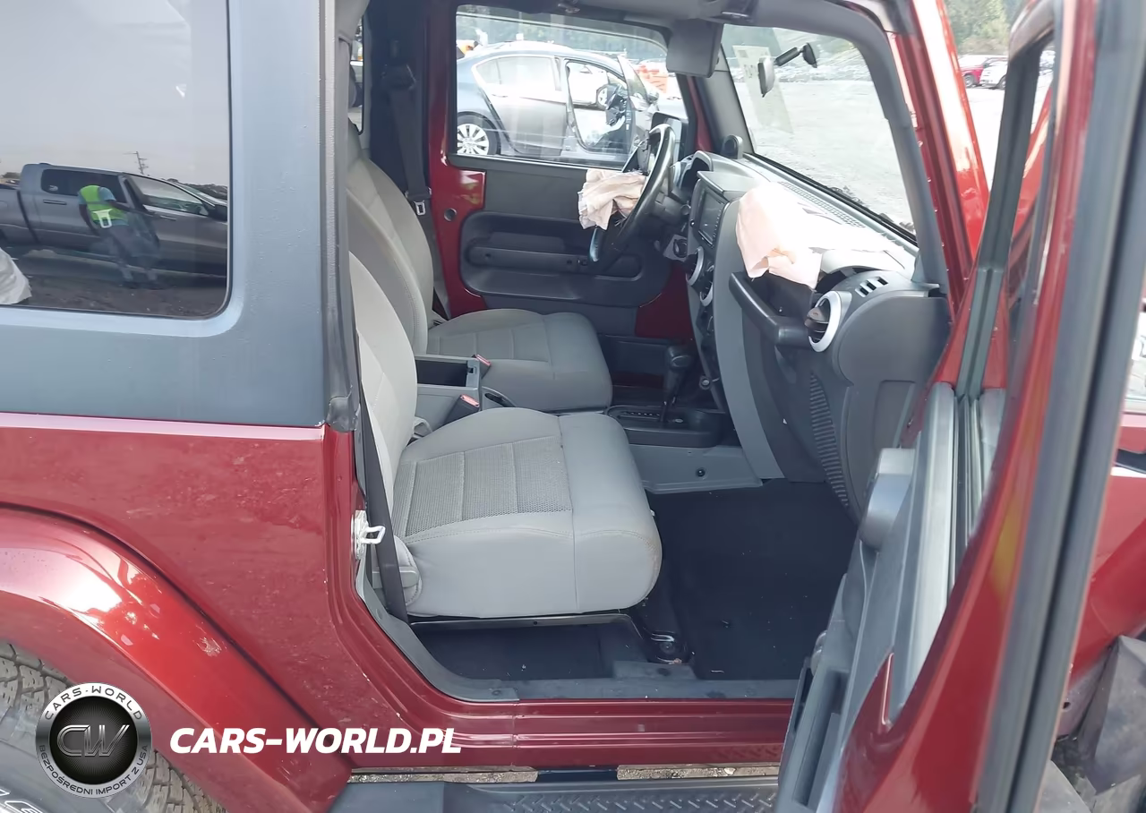 2008 Jeep Wrangler Sahara VIN:1J4FA541X8L594172 - 5