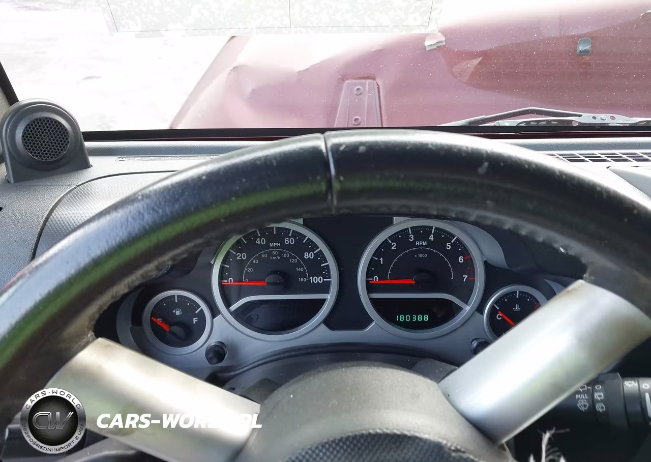 2008 Jeep Wrangler Sahara VIN:1J4FA541X8L594172 - 7