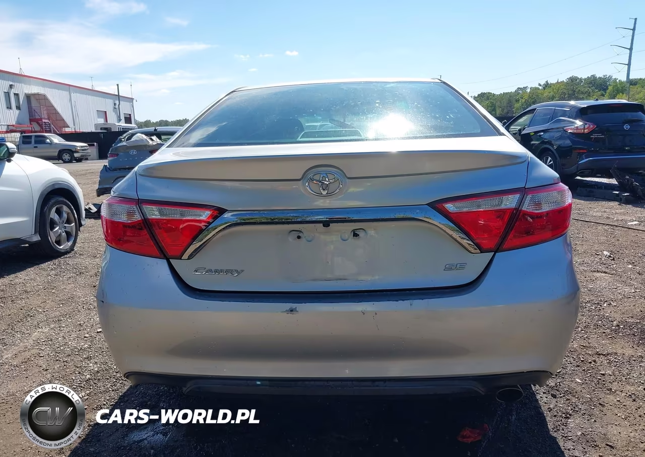 2015 Toyota Camry Se VIN:4T1BF1FK2FU878306 - 16