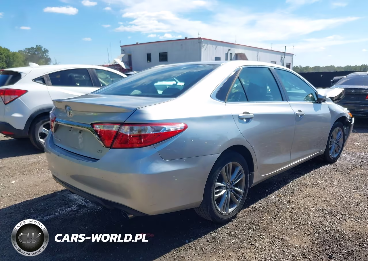 2015 Toyota Camry Se VIN:4T1BF1FK2FU878306 - 4