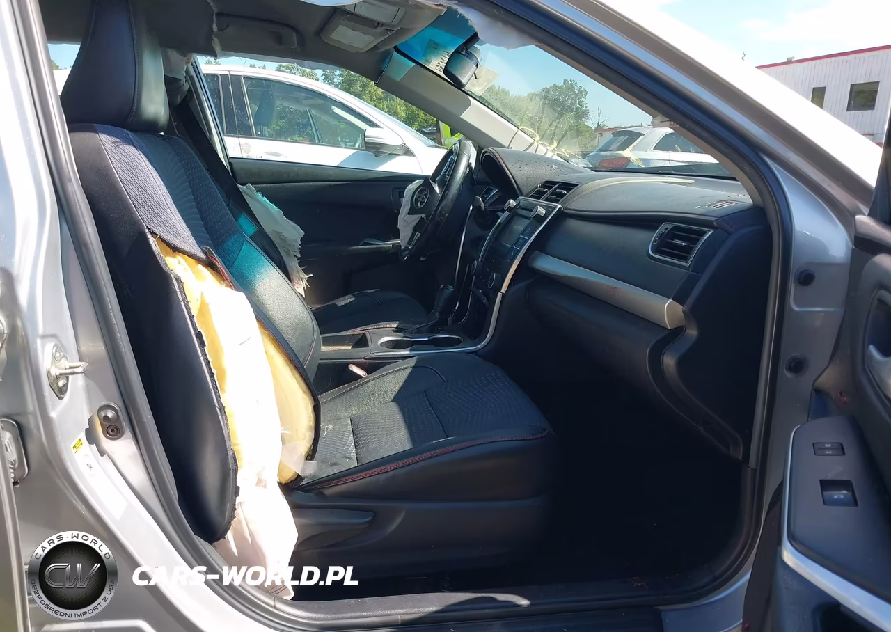 2015 Toyota Camry Se VIN:4T1BF1FK2FU878306 - 5