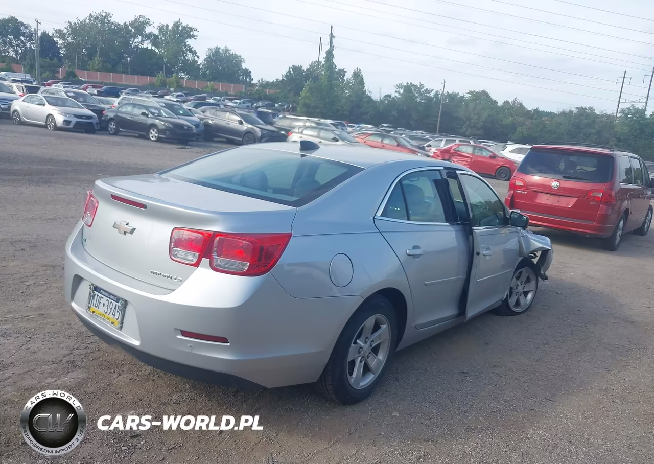 2015 Chevrolet Malibu Ls VIN:1G11B5SL4FF234918 - 4
