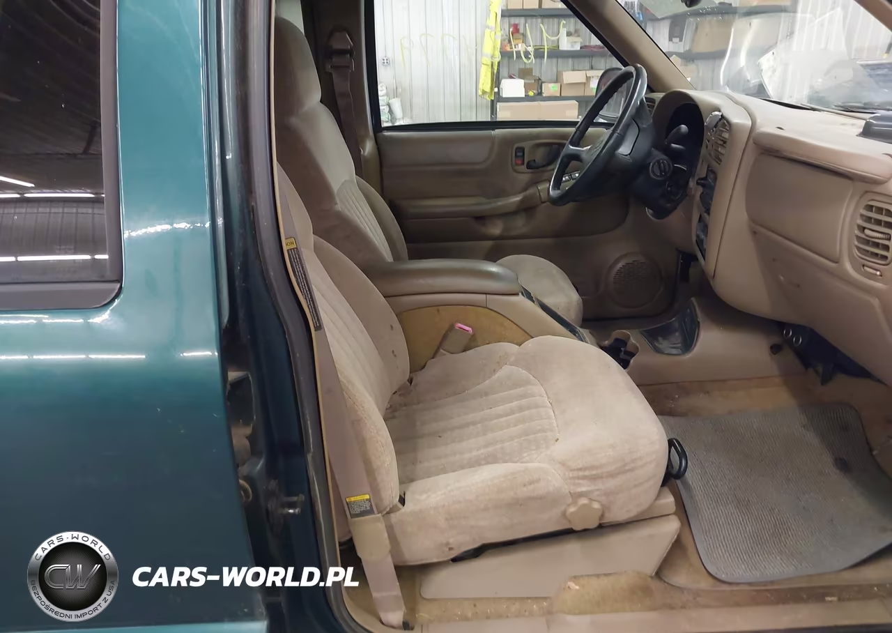 1998 Chevrolet Blazer Ls VIN:1GNDT13W3W2211664 - 5