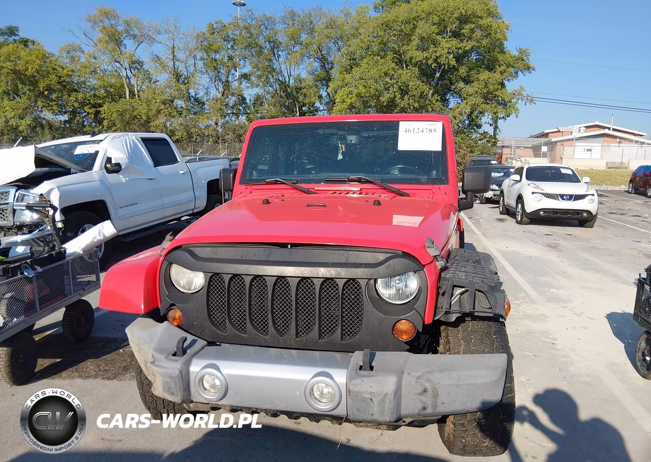 2013 Jeep Wrangler Unlimited Sahara VIN:1C4BJWEG5DL575651 - 13
