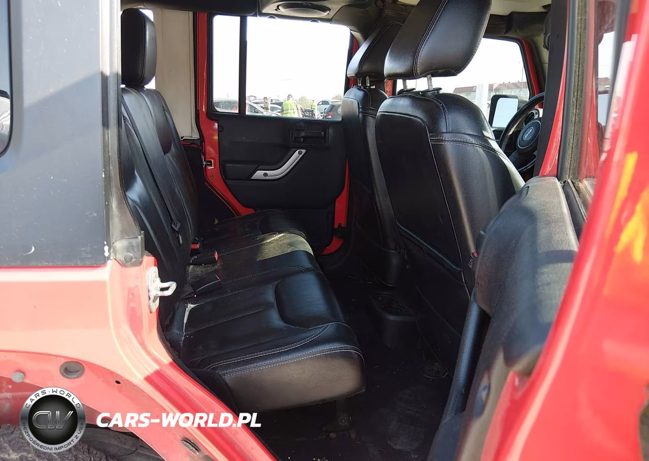 2013 Jeep Wrangler Unlimited Sahara VIN:1C4BJWEG5DL575651 - 8