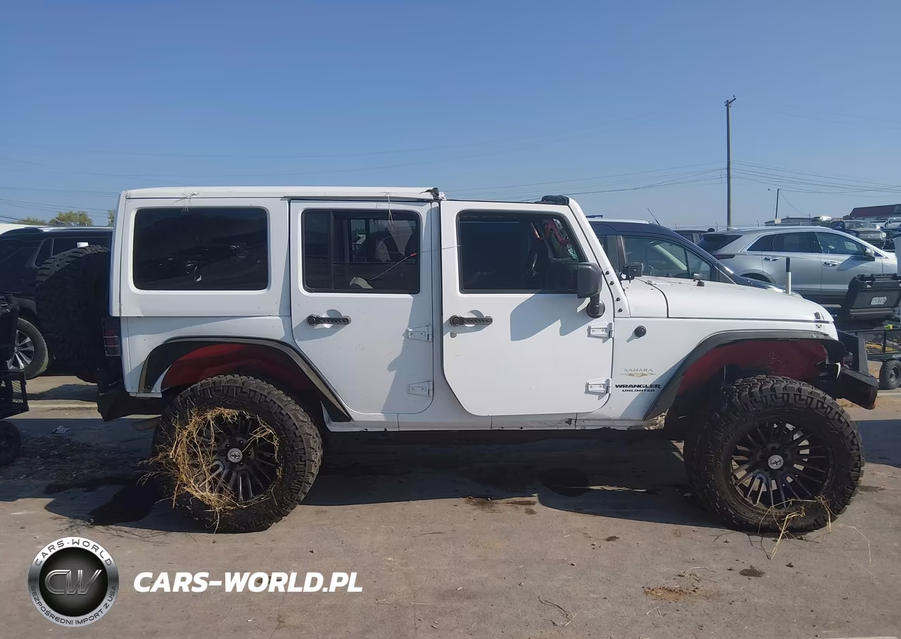 2015 Jeep Wrangler Unlimited Sahara VIN:1C4BJWEG2FL610360 - 14