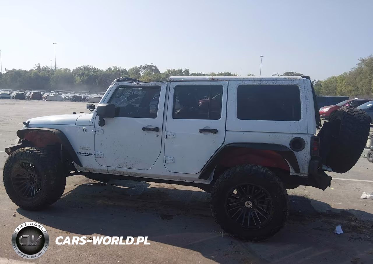 2015 Jeep Wrangler Unlimited Sahara VIN:1C4BJWEG2FL610360 - 15
